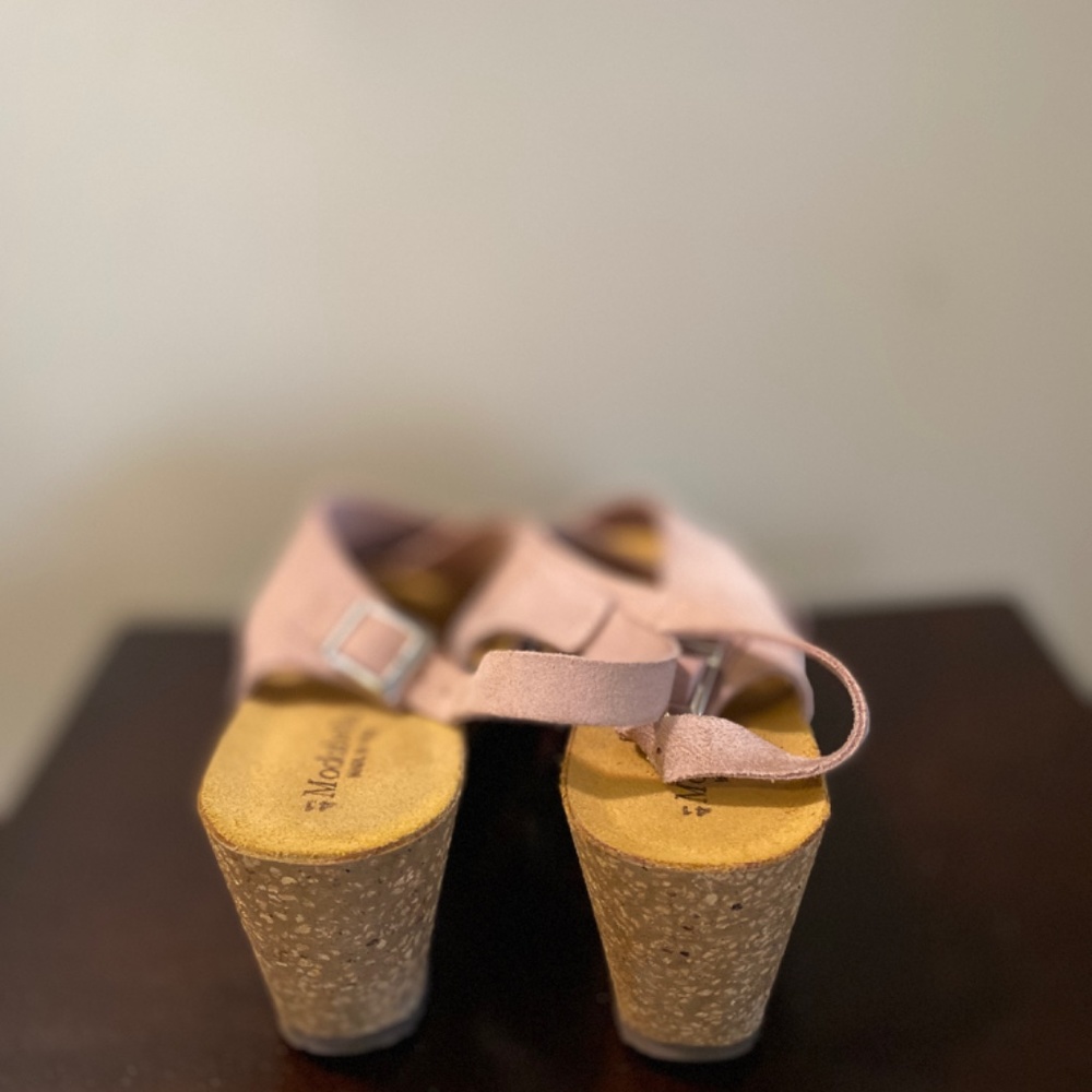 Shoes - Picture 2 of 6